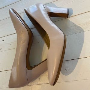 Naturalizer Pumps- Size 12, runs BIG